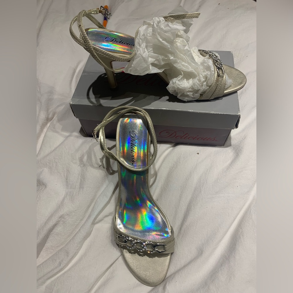 Delicious New Dress Heels Never worn